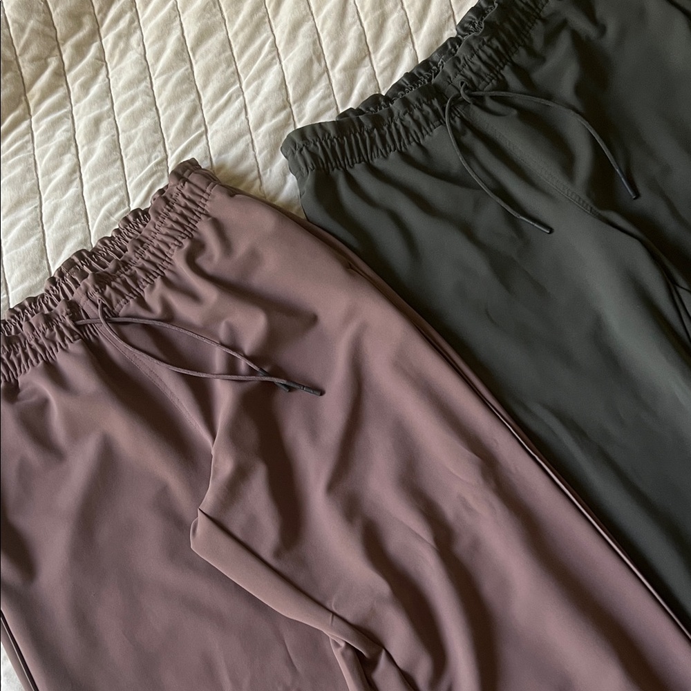 Two Athleta Women's trouser/joggers in Mauve and green. Great condition. Size 6.